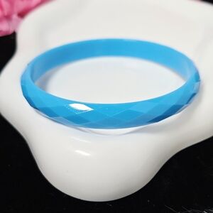 Electric Blue Faceted Acrylic Bangle Bracelet | Y2K Candy-Color Blacklight Glow